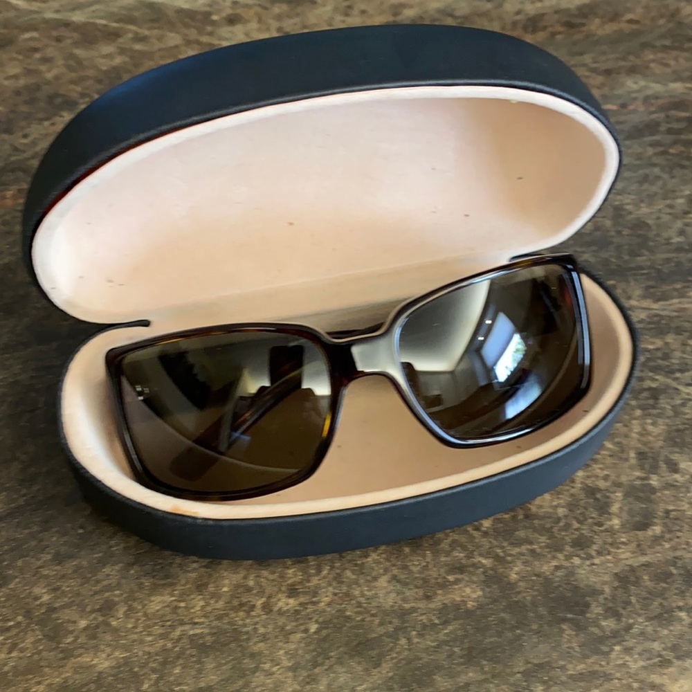 Woman’s sunglasses